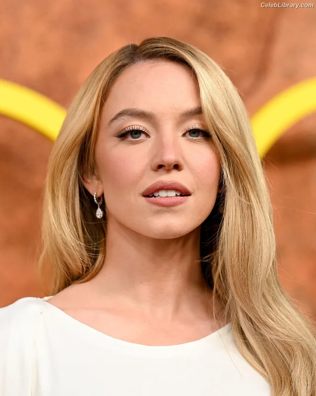 Sydney Sweeney photo 16 of 12007