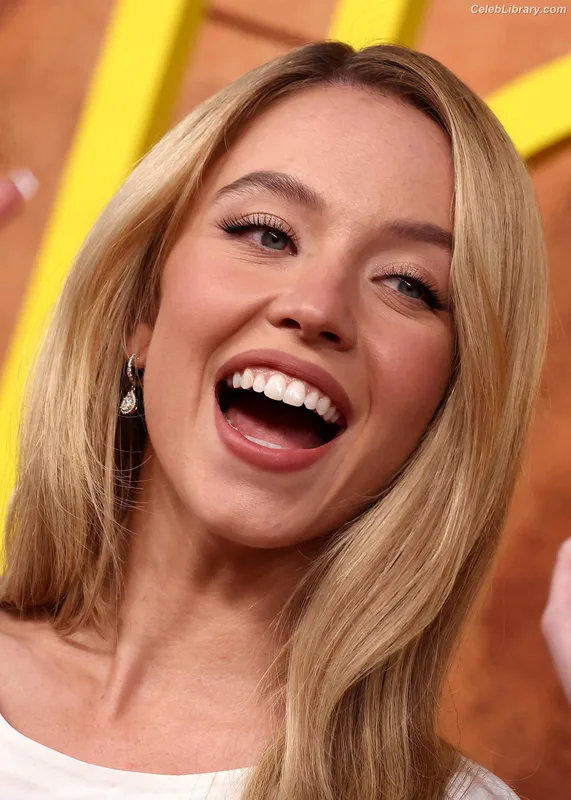 Sydney Sweeney photo 14 of 12007