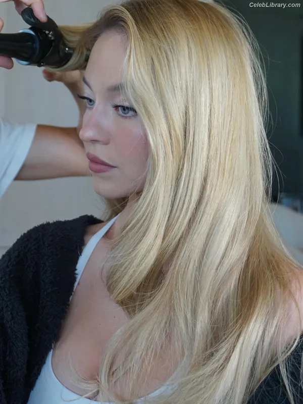 Sydney Sweeney photo 23 of 12007