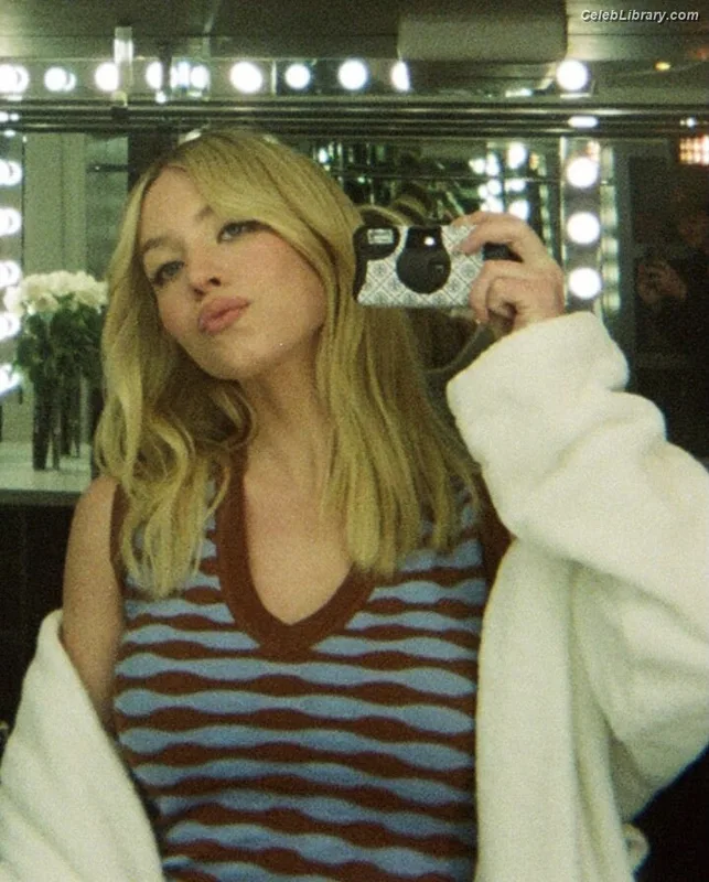 Sydney Sweeney photo 4 of 12007