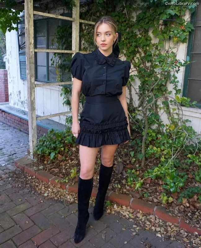 Sydney Sweeney photo 19 of 12007