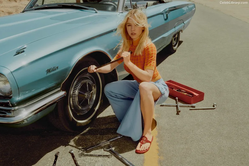 Sydney Sweeney photo 7 of 12007