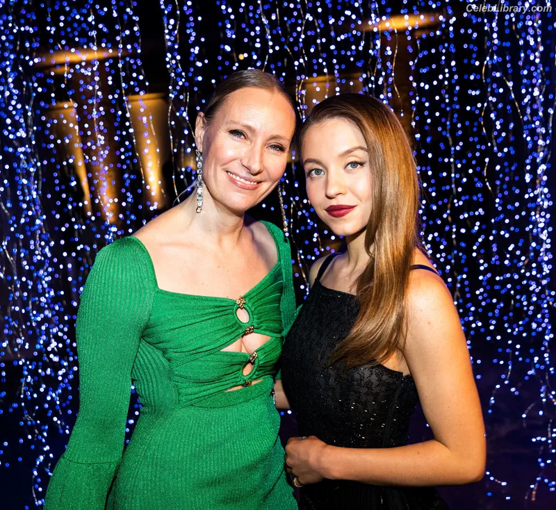 Sydney Sweeney photo 24 of 12007