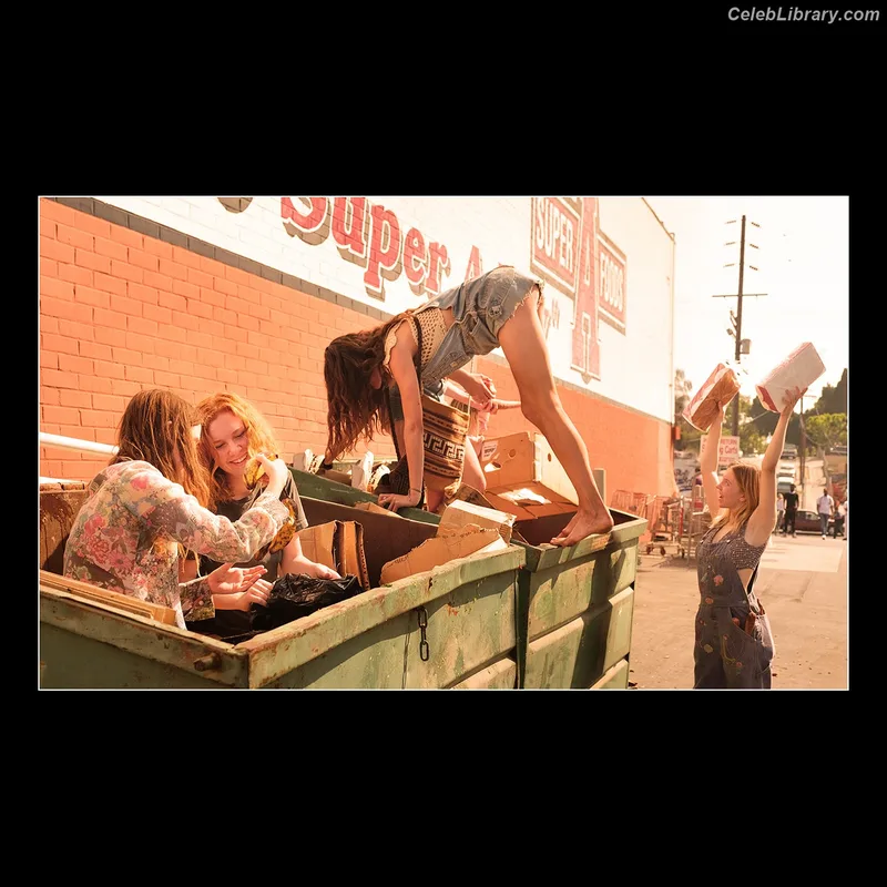 Sydney Sweeney photo 16 of 12007