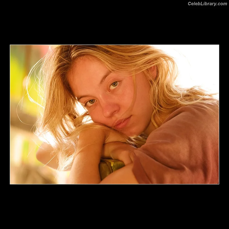Sydney Sweeney photo 19 of 12007