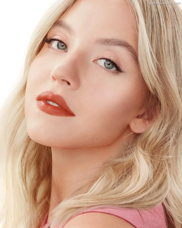 Sydney Sweeney photo 6 of 12007