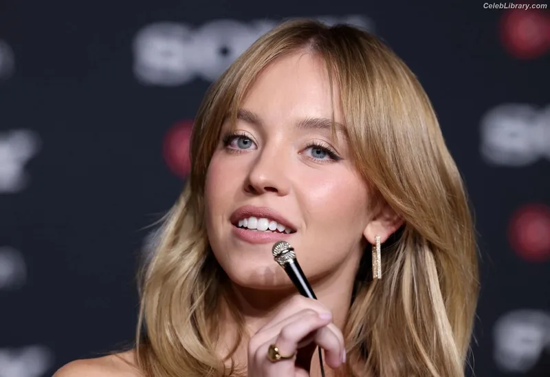 Sydney Sweeney photo 5 of 12007