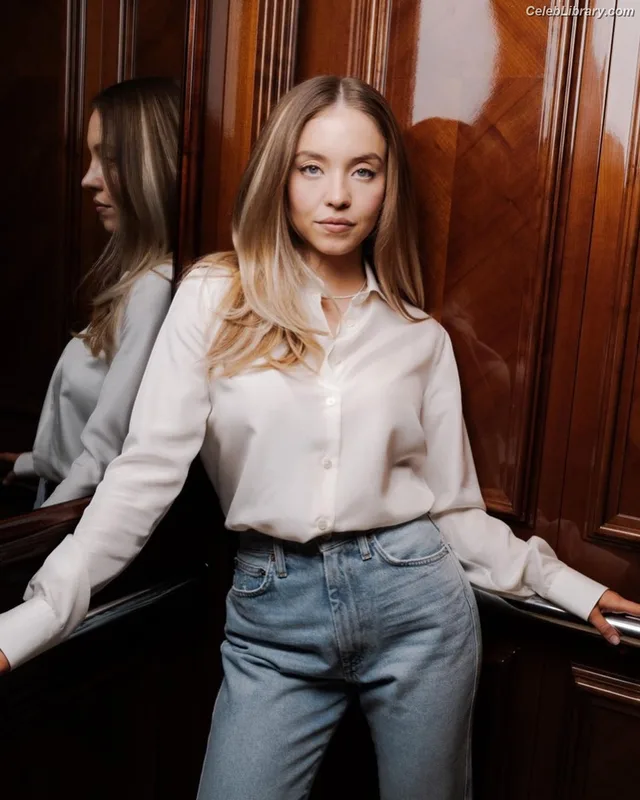 Sydney Sweeney photo 16 of 12007