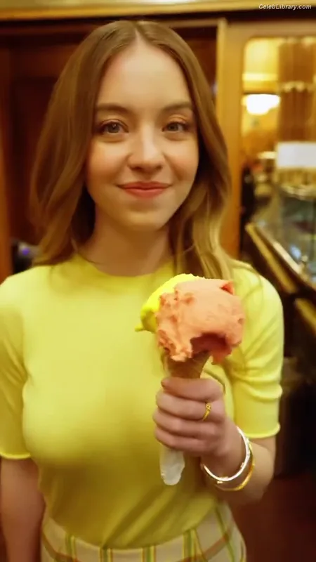 Sydney Sweeney photo 9 of 12007