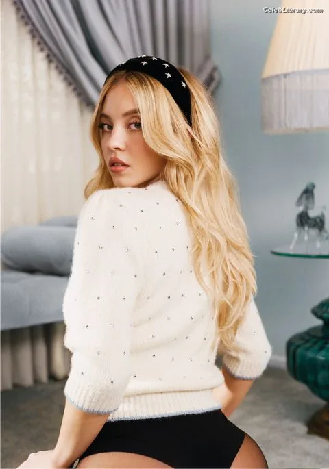 Sydney Sweeney photo 16 of 12007