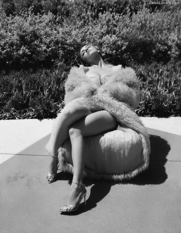Sydney Sweeney photo 18 of 12007
