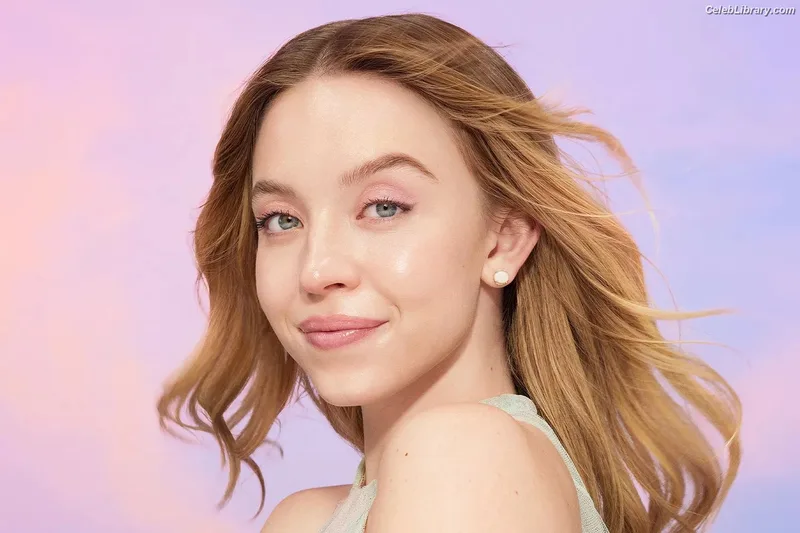 Sydney Sweeney photo 16 of 12007