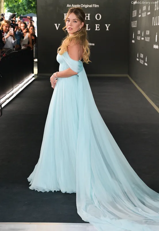 Sydney Sweeney photo 14 of 12007