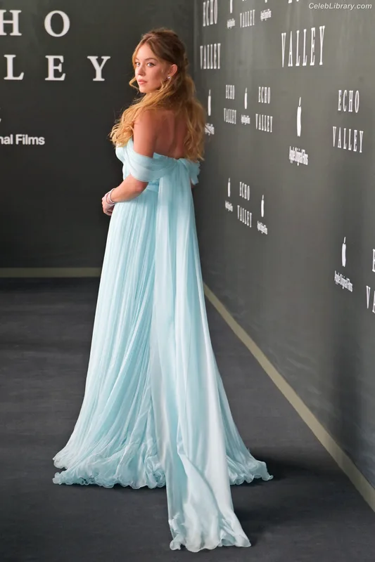 Sydney Sweeney photo 19 of 12007