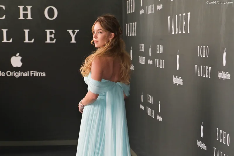 Sydney Sweeney photo 21 of 12007