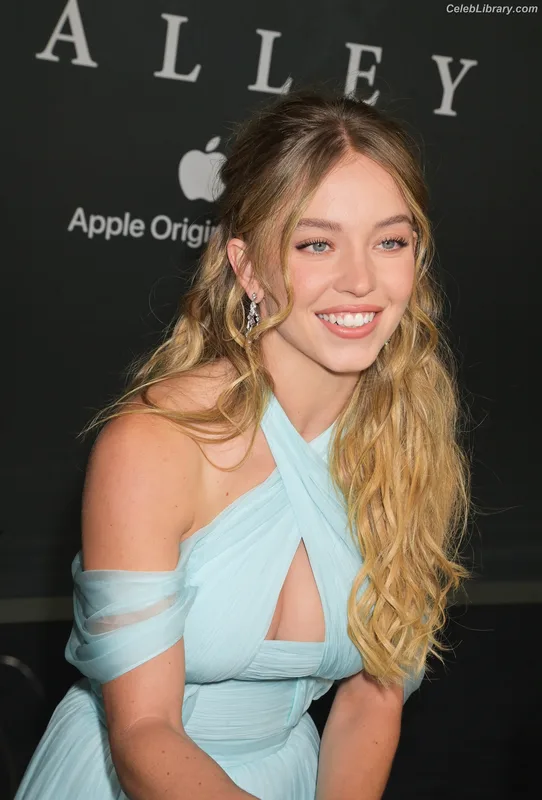 Sydney Sweeney photo 23 of 12007