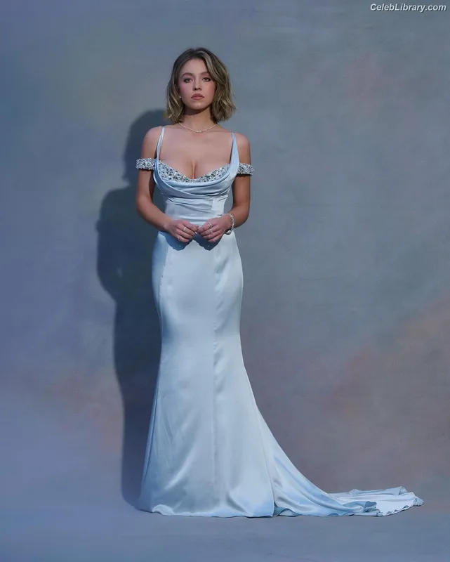 Sydney Sweeney photo 11 of 12007