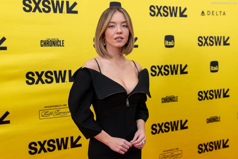Sydney Sweeney photo 4 of 12007