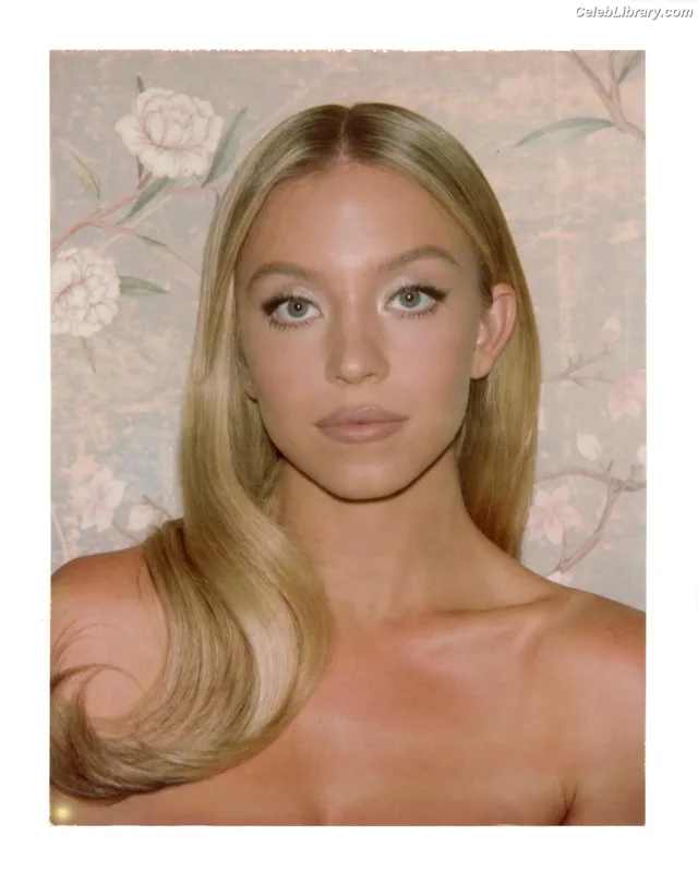 Sydney Sweeney photo 8 of 12007