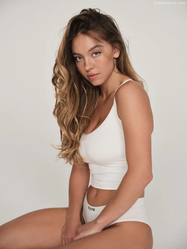 Sydney Sweeney photo 16 of 12007