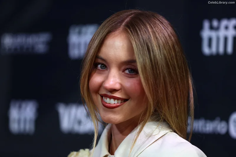 Sydney Sweeney photo 4 of 12007