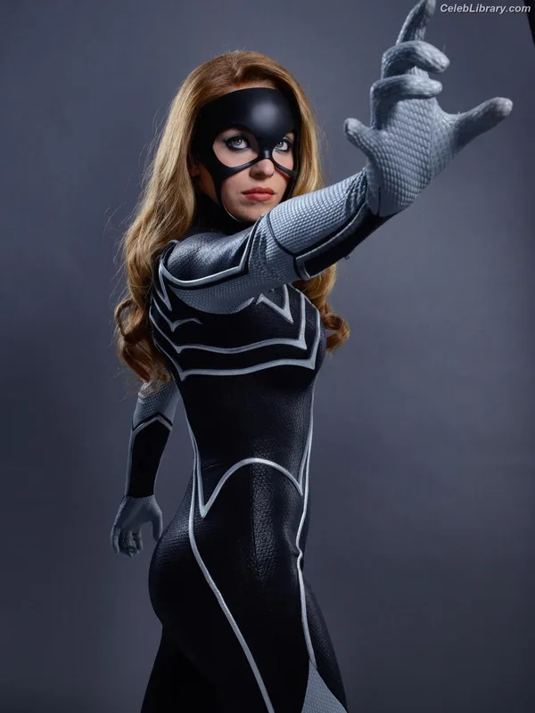 Sydney Sweeney photo 2 of 12007
