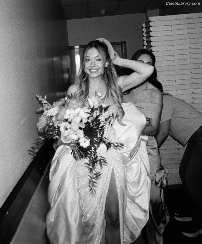 Sydney Sweeney photo 2 of 12007