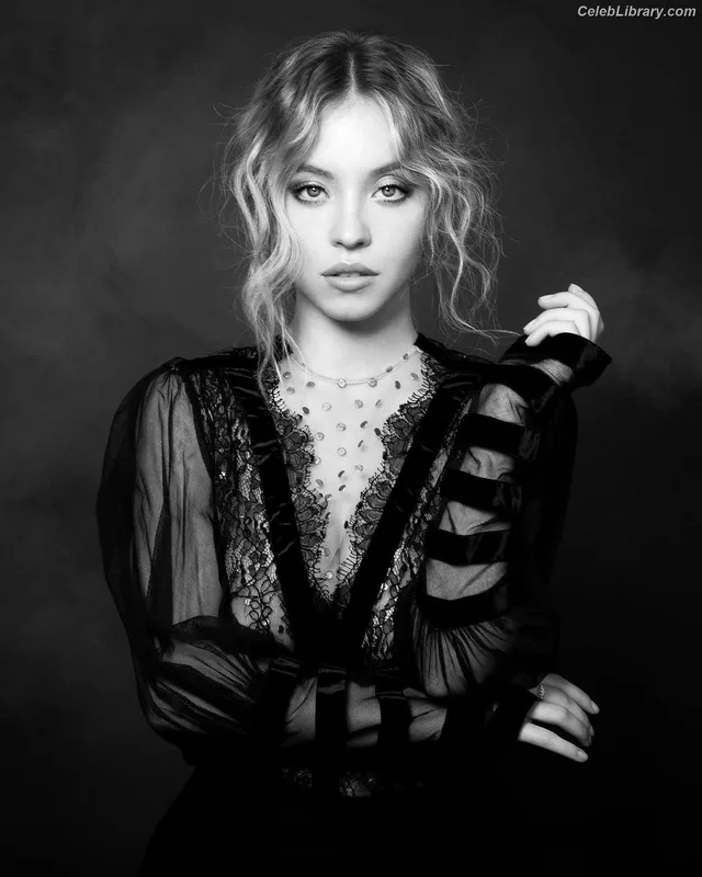 Sydney Sweeney photo 15 of 12007
