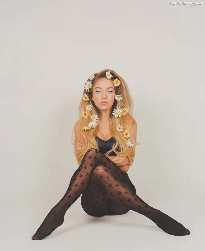 Sydney Sweeney photo 17 of 12007