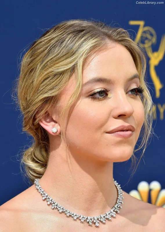 Sydney Sweeney photo 23 of 12007