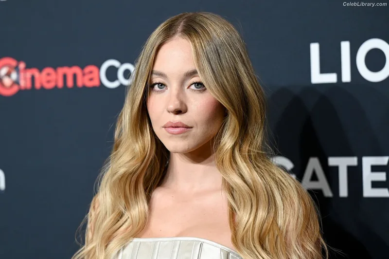 Sydney Sweeney photo 3 of 12007