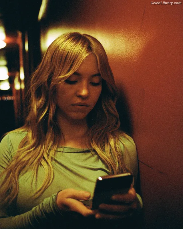 Sydney Sweeney photo 14 of 12007