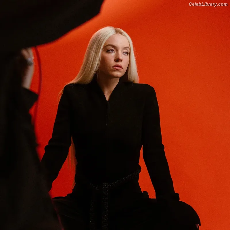 Sydney Sweeney photo 8 of 12007