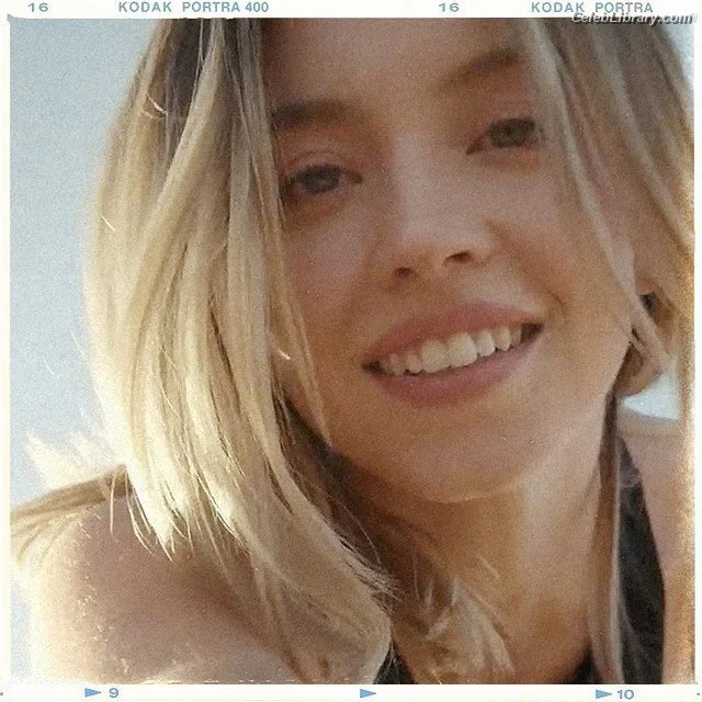 Sydney Sweeney photo 4 of 12007