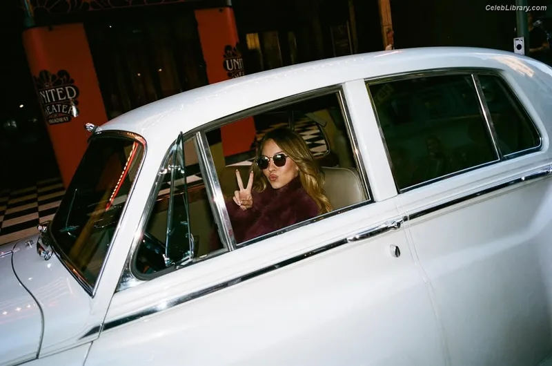 Sydney Sweeney photo 19 of 12007