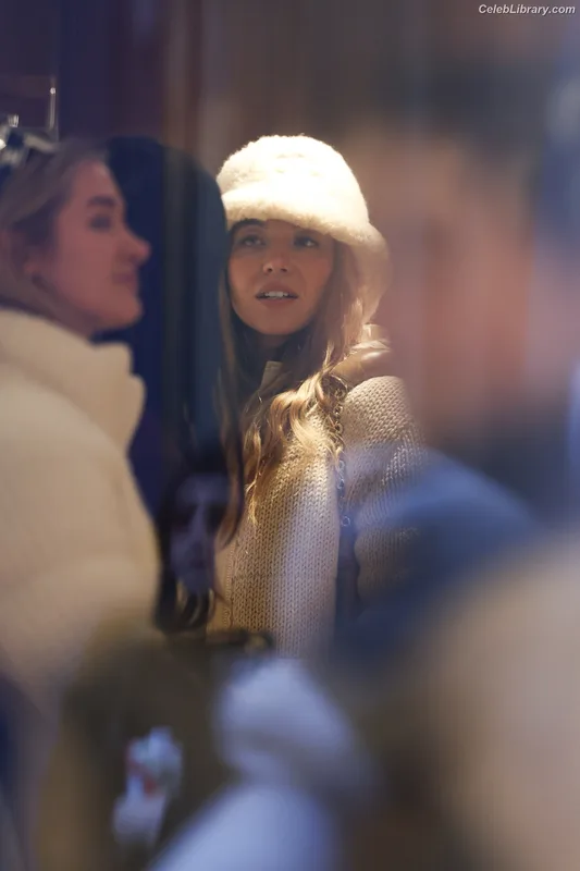 Sydney Sweeney photo 16 of 12007