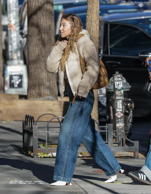 Sydney Sweeney photo 24 of 12007