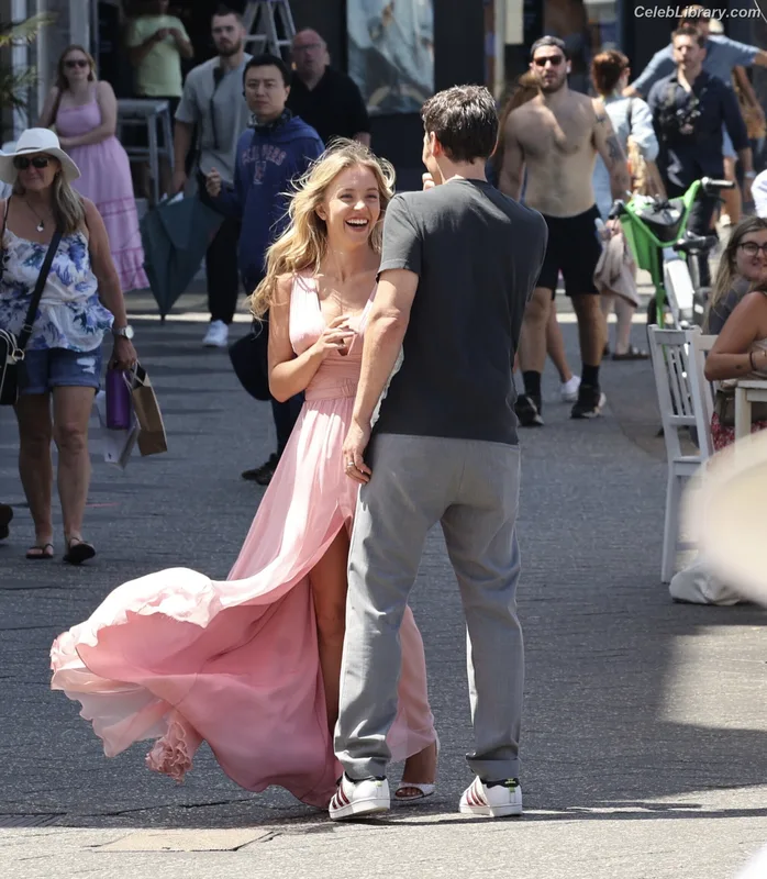 Sydney Sweeney photo 5 of 12007