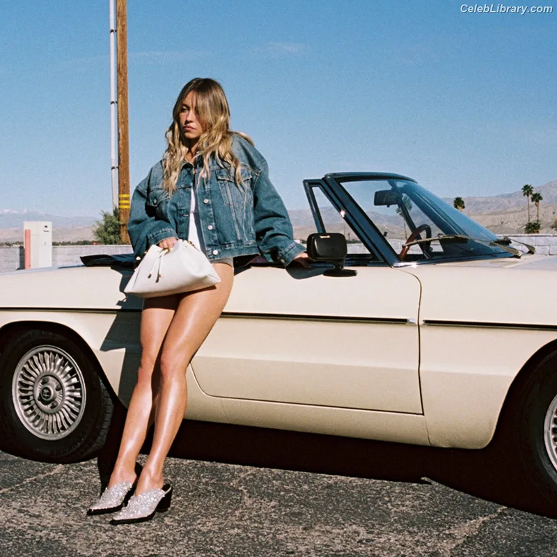 Sydney Sweeney photo 16 of 12007