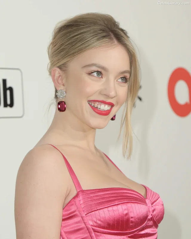 Sydney Sweeney photo 24 of 12007
