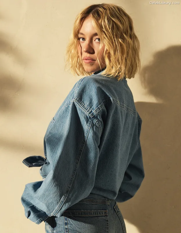 Sydney Sweeney photo 12 of 12007