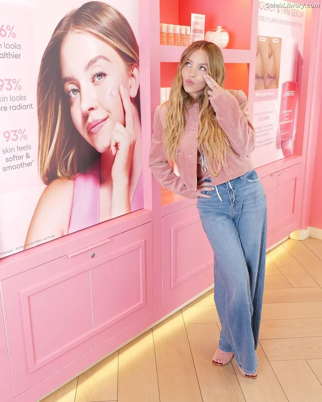 Sydney Sweeney photo 10 of 12007