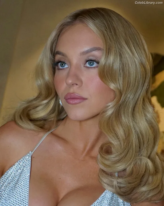 Sydney Sweeney photo 14 of 12007