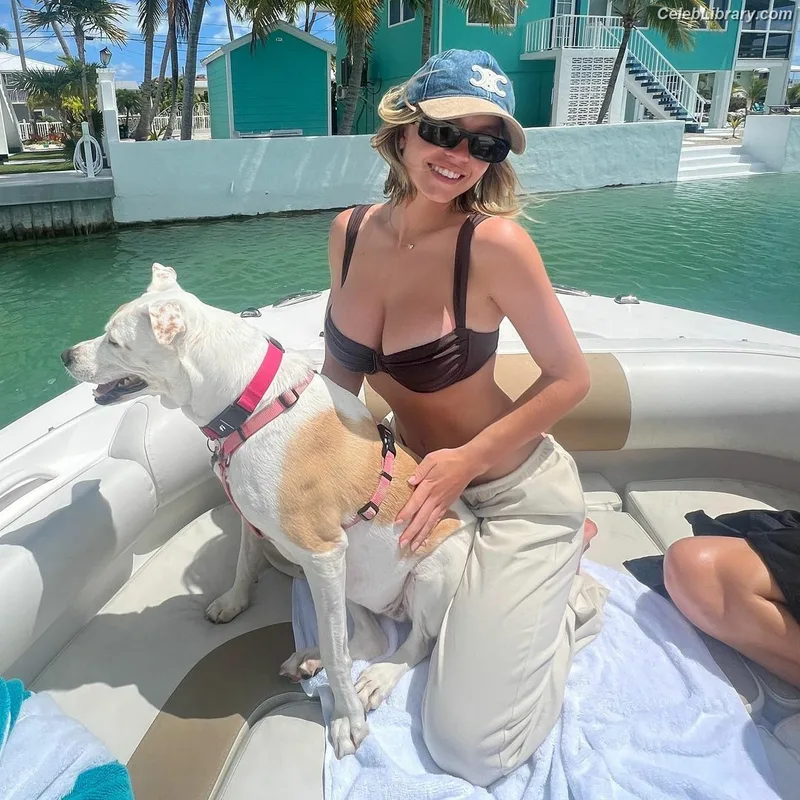 Sydney Sweeney photo 19 of 12007
