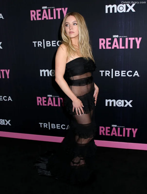Sydney Sweeney photo 12 of 12007