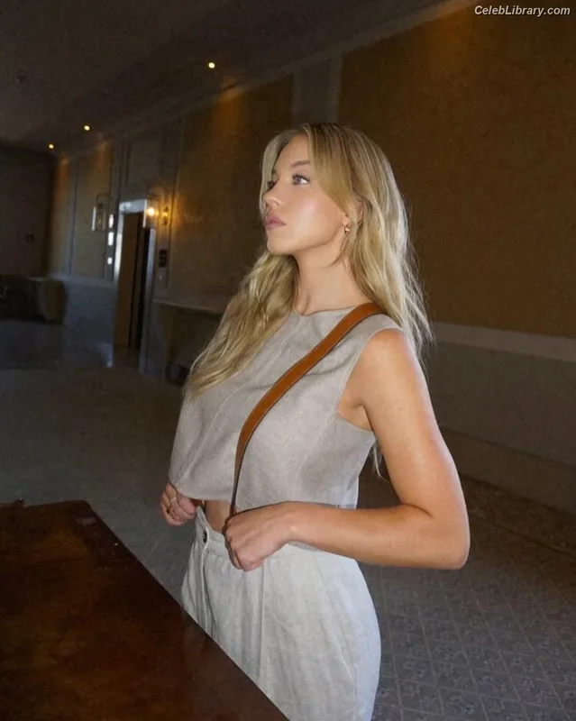 Sydney Sweeney photo 9 of 12007