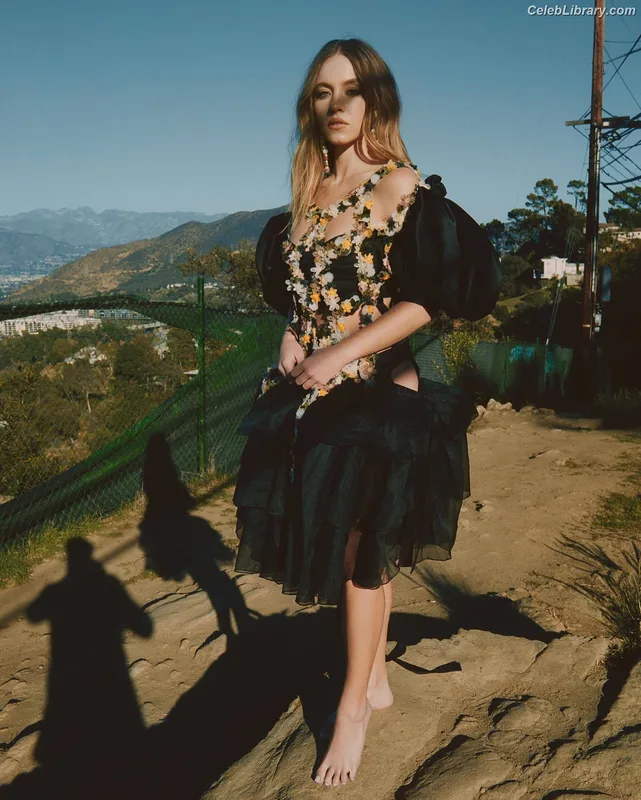 Sydney Sweeney photo 10 of 12007