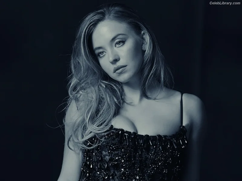 Sydney Sweeney photo 12 of 12007