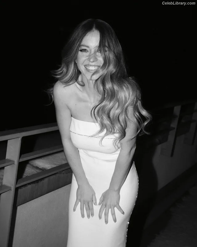 Sydney Sweeney photo 24 of 12007