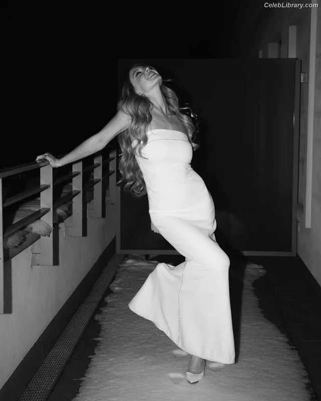 Sydney Sweeney photo 2 of 12007
